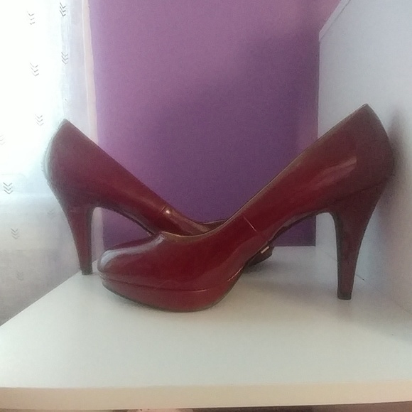 Heels - Picture 5 of 5
